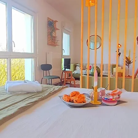 Apartament Central, Vue Sur Le Parc, Parking Prive Gratuit Caen